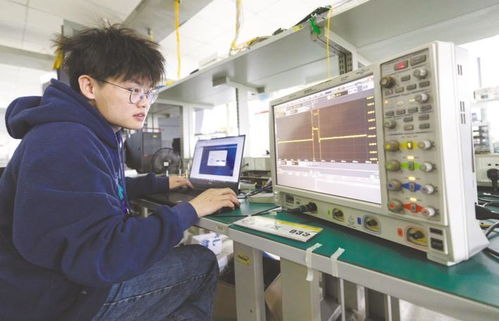 鄂產(chǎn)車(chē)規(guī)級(jí)芯片獲功能安全流程最高認(rèn)證 汽車(chē)將裝上自主 中國(guó)腦